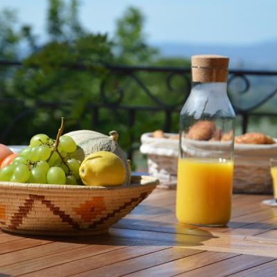 Petit déjeuner en terrasse